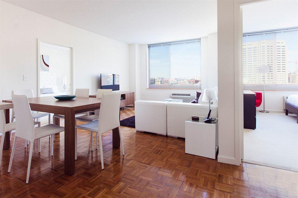 Sky City Apartments New York Exteriör bild